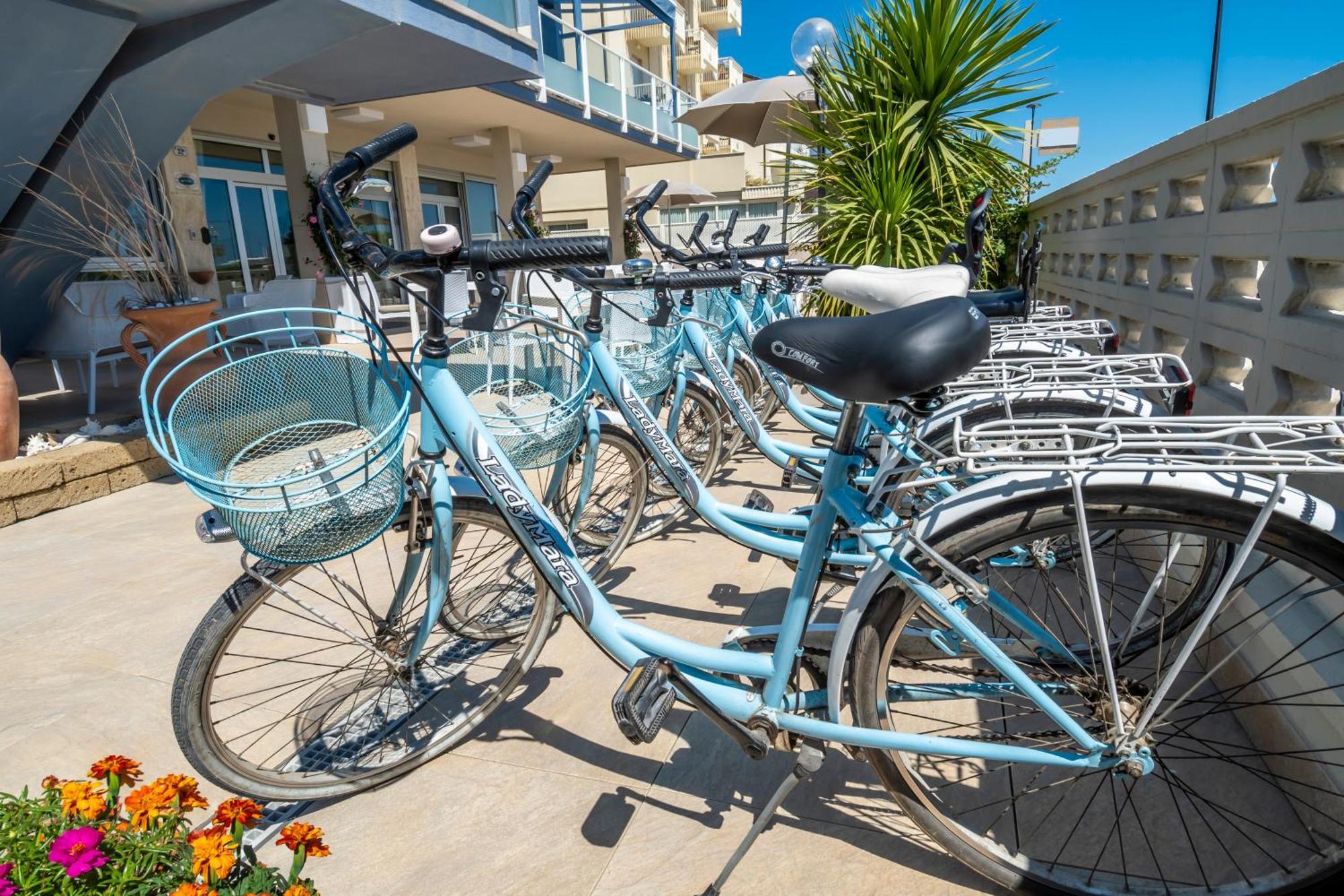 Hotel Astoria Cervia Exterior foto